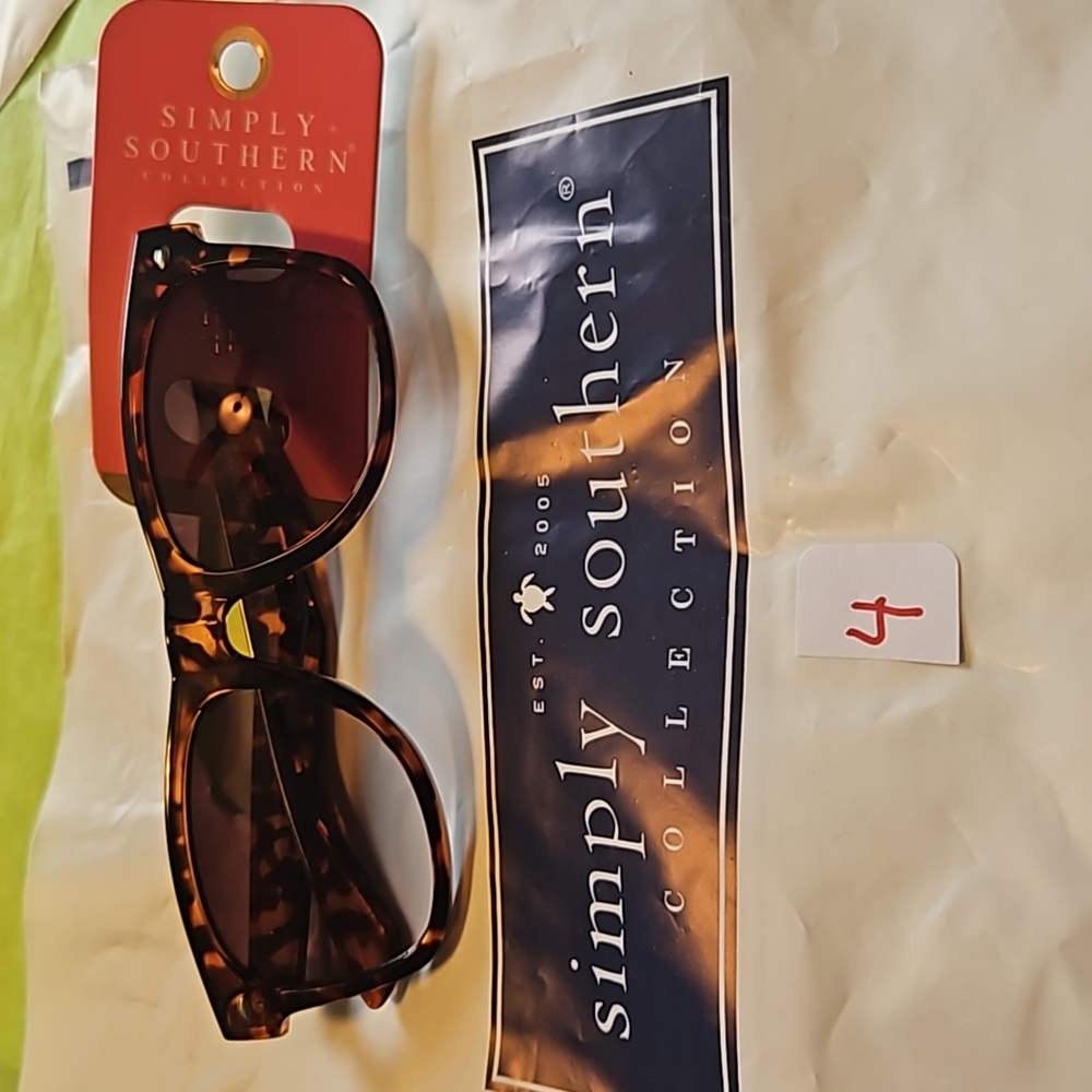 Simply Southern Sunglasses and Blu light filtering glasses - Picture 9 of 12